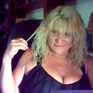 Mature Woman from Canada; sexykinkyjewels