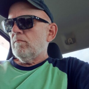Emmanuel, mature gay man from Boston